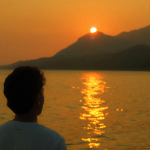 Tuah Ayam Nampak di Kaki, Tuah Manusia Siapa Tahu